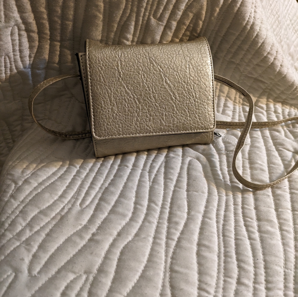 Preloved mini wallet